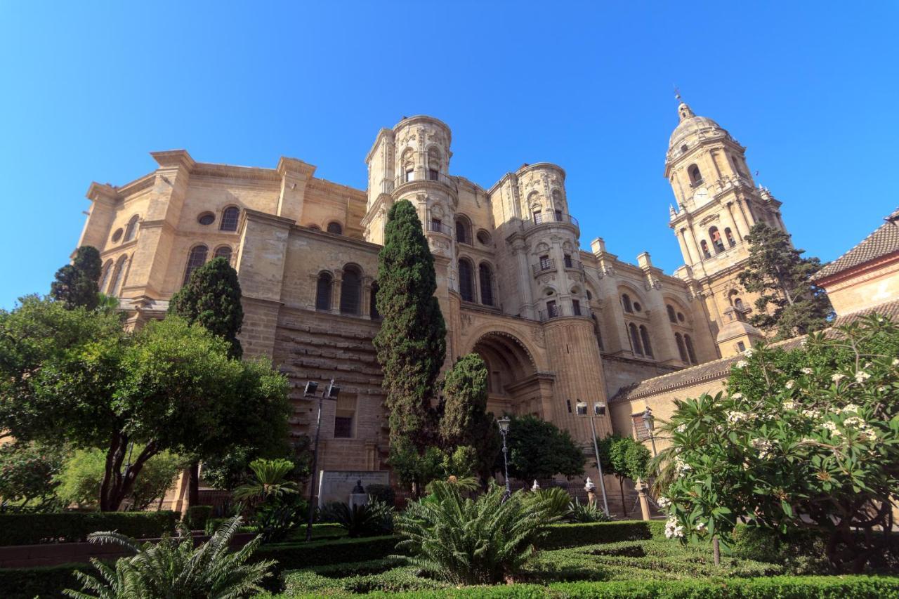 Malaga Centre Apartment With Parking Luaran gambar