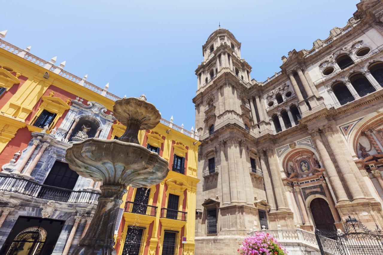 Malaga Centre Apartment With Parking Luaran gambar