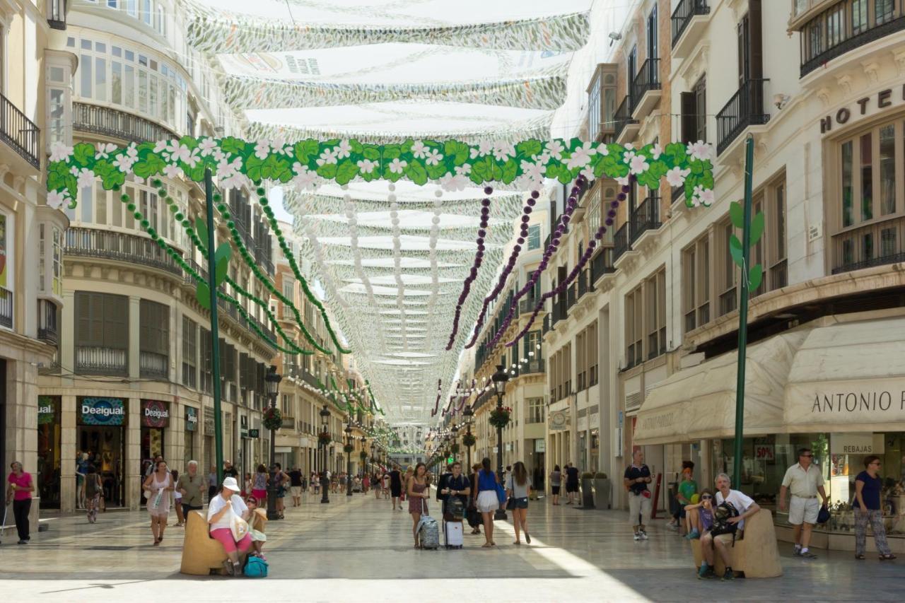 Malaga Centre Apartment With Parking Luaran gambar