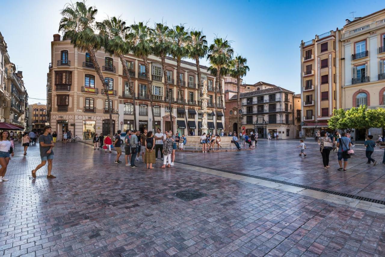 Malaga Centre Apartment With Parking Luaran gambar