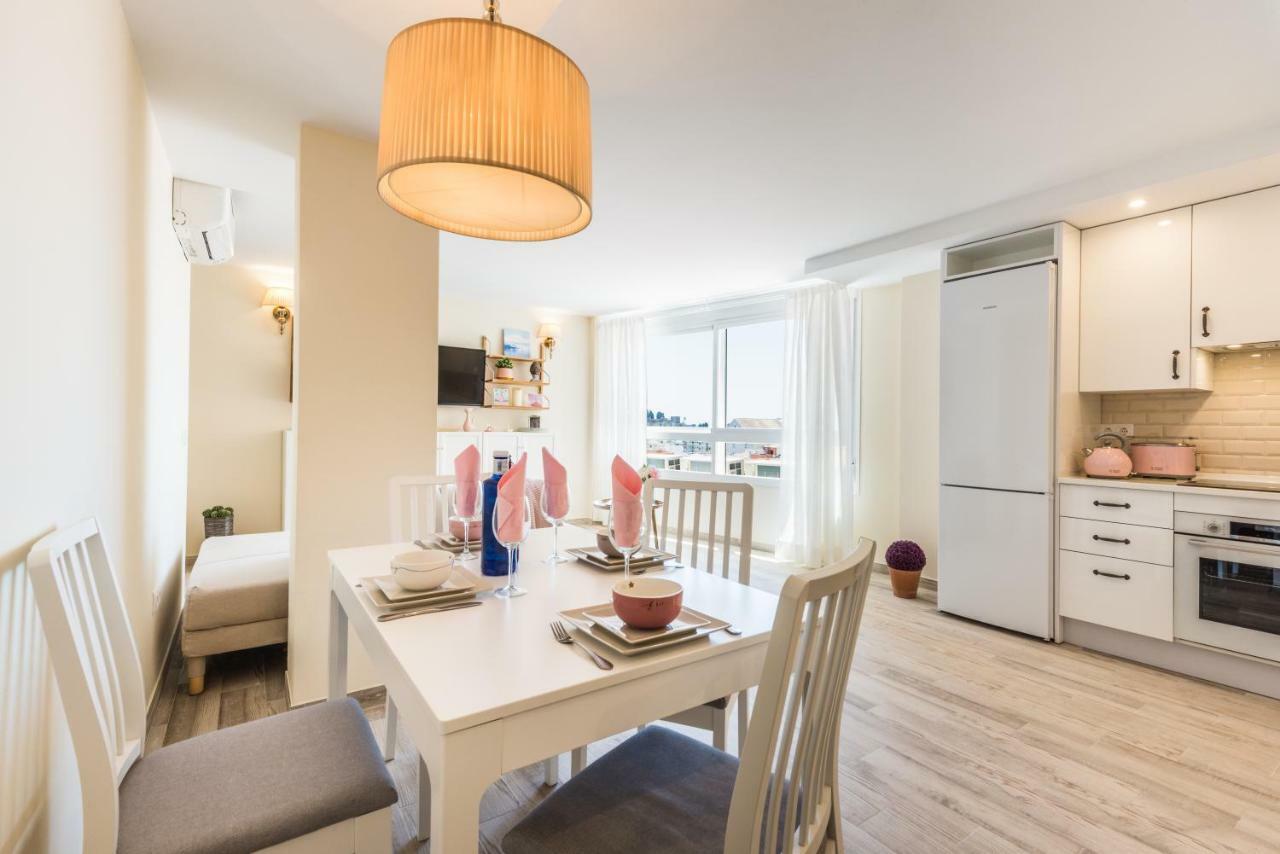 Malaga Centre Apartment With Parking Luaran gambar