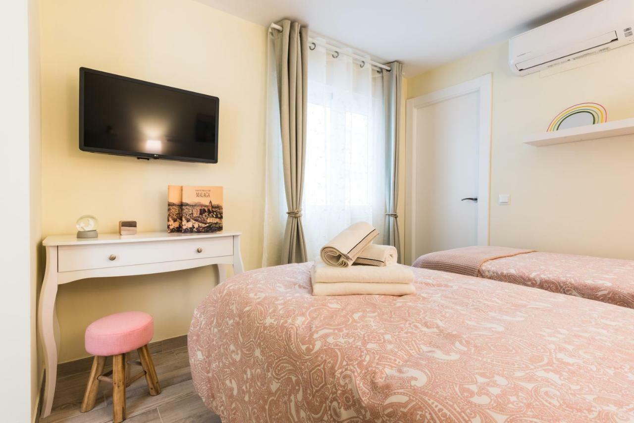 Malaga Centre Apartment With Parking Luaran gambar