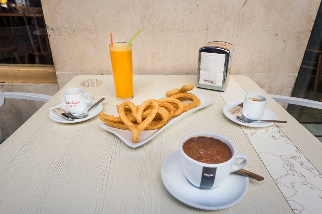Malaga Centre Apartment With Parking Luaran gambar