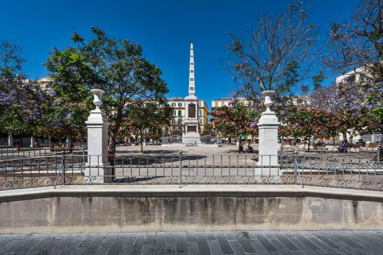 Malaga Centre Apartment With Parking Luaran gambar