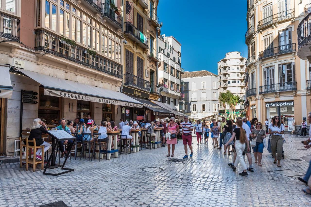 Malaga Centre Apartment With Parking Luaran gambar