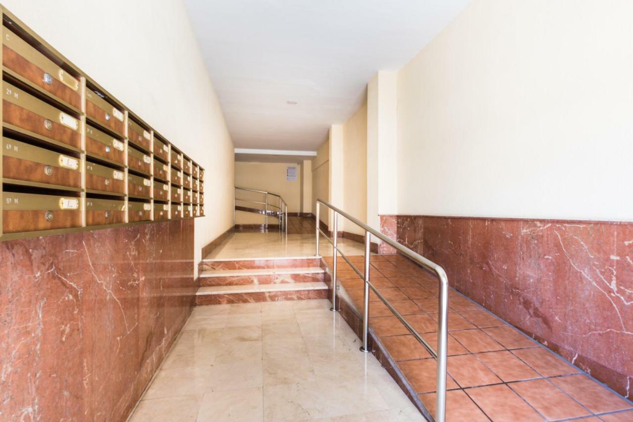 Malaga Centre Apartment With Parking Luaran gambar