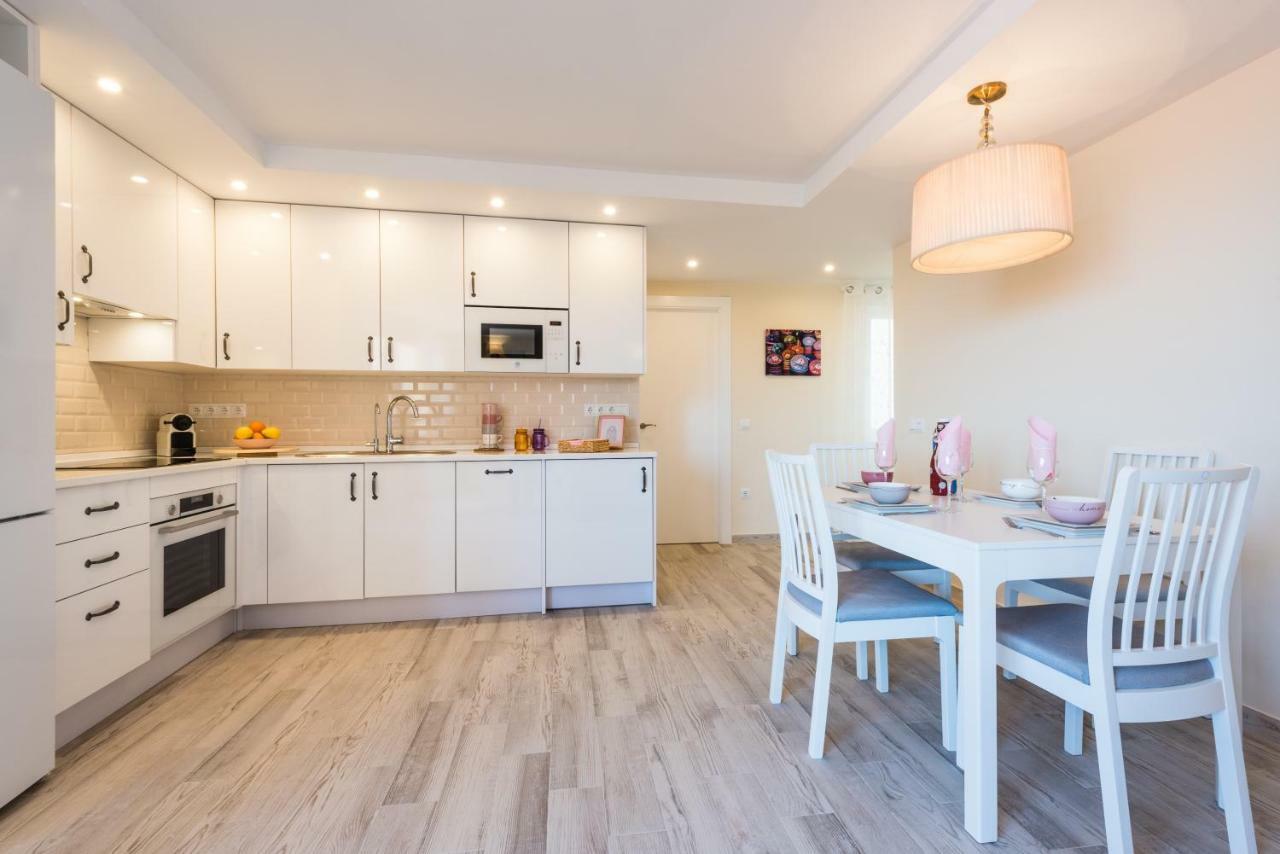 Malaga Centre Apartment With Parking Luaran gambar